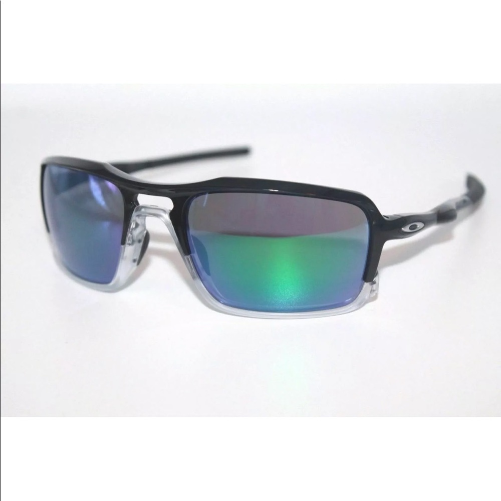 Men’s Oakley Triggerman Sunglasses.